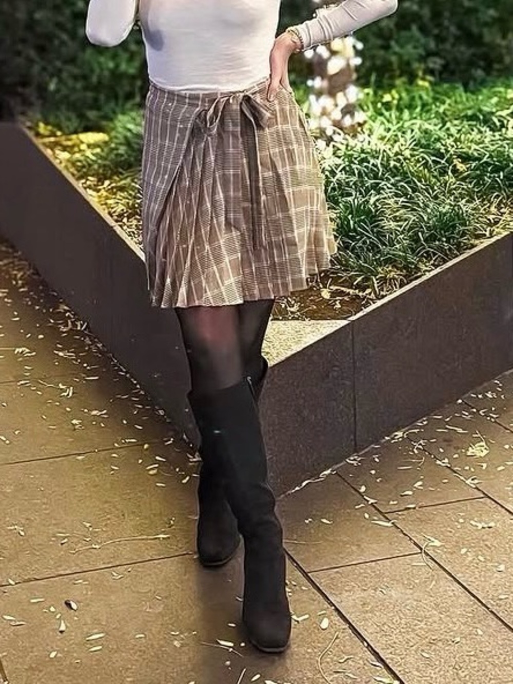 Pleated Plaid Bow-Front Skirt - Beige
